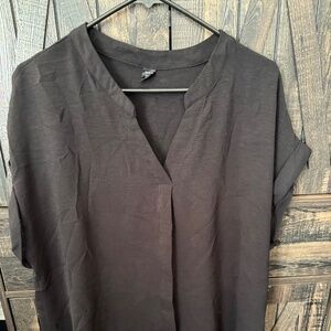 Black notched collar shirt